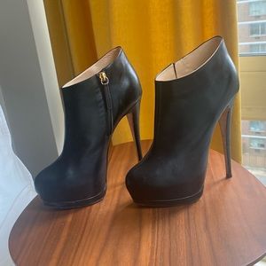Giuseppe Zanotti Stilettos, Size 8.